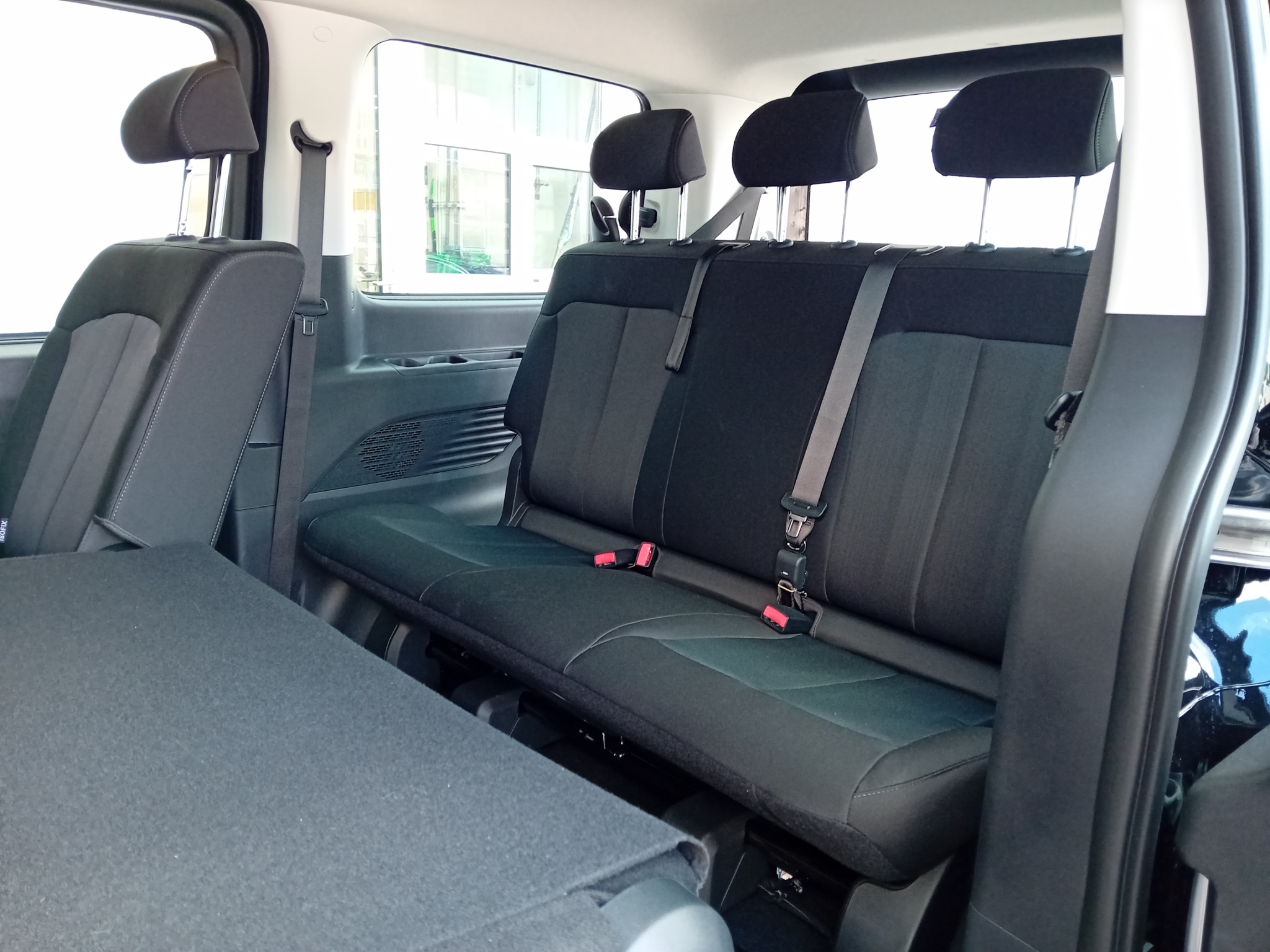 Hyundai Staria Wagon 1.6 GDi HEV Amplia