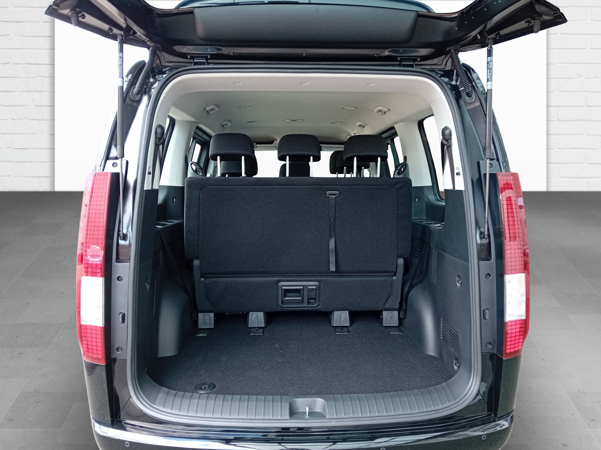 Hyundai Staria Wagon 1.6 GDi HEV Amplia