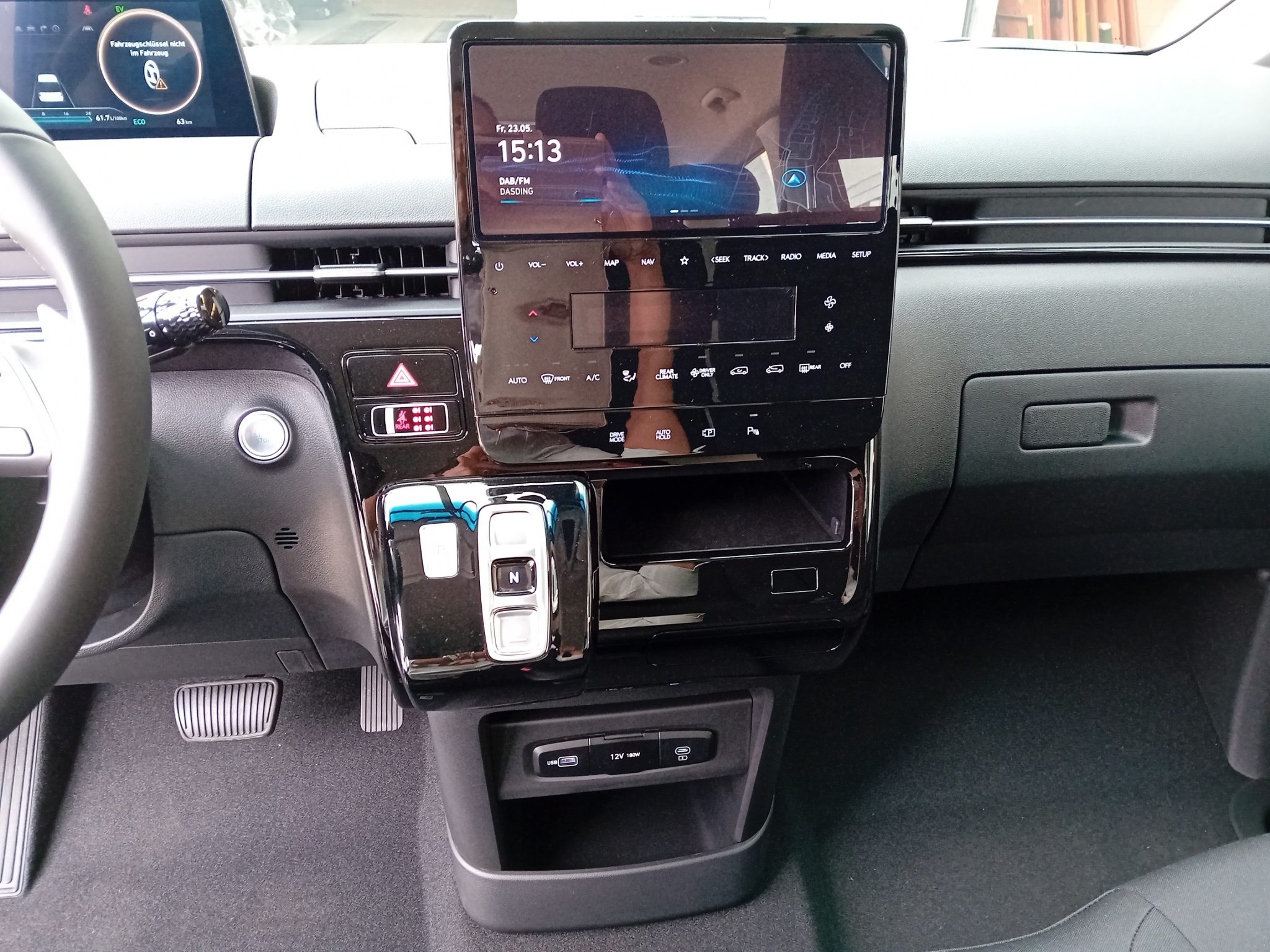 Hyundai Staria Wagon 1.6 GDi HEV Amplia