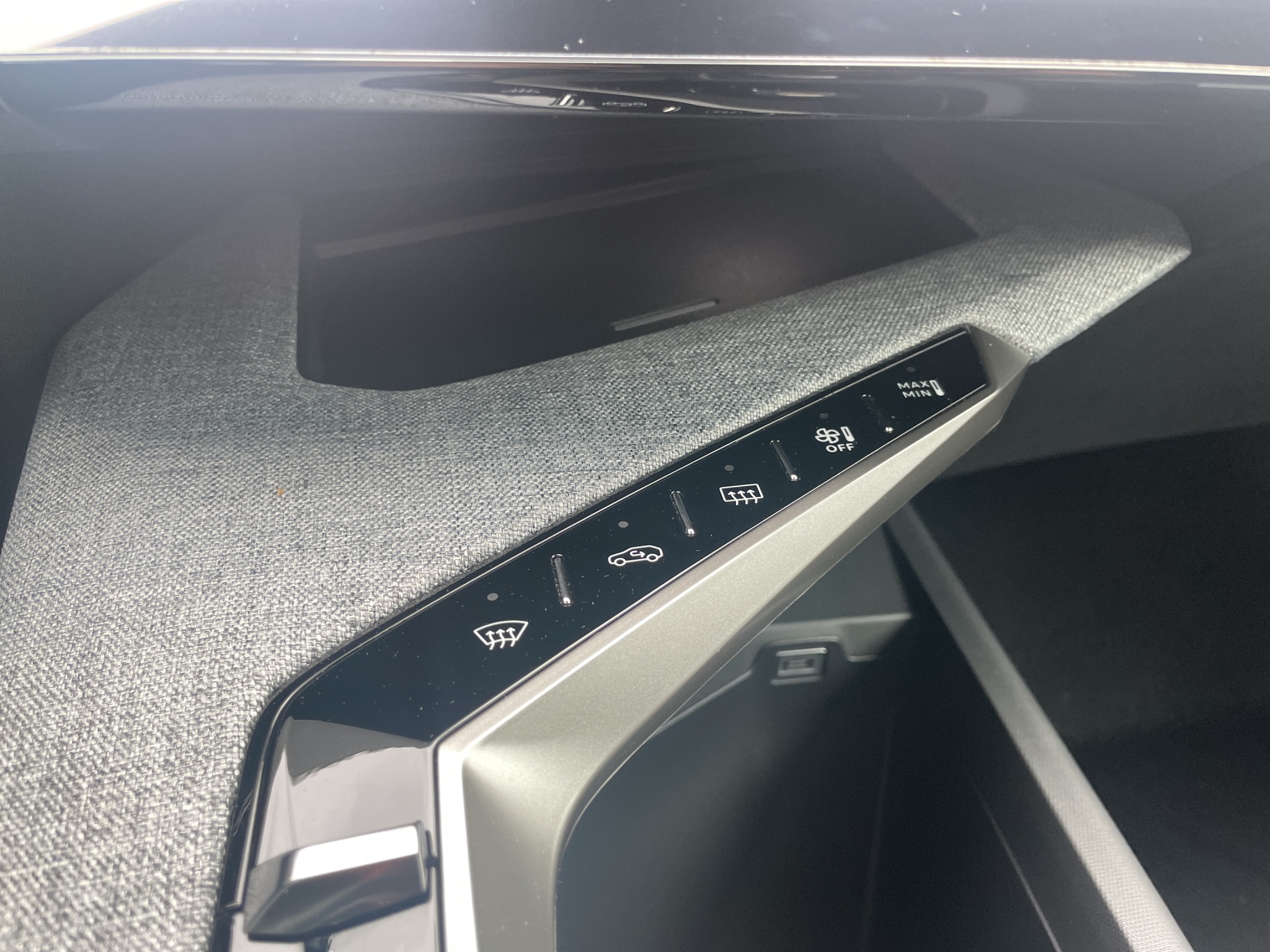 Peugeot 3008 1.2 Hybrid Allure Premium