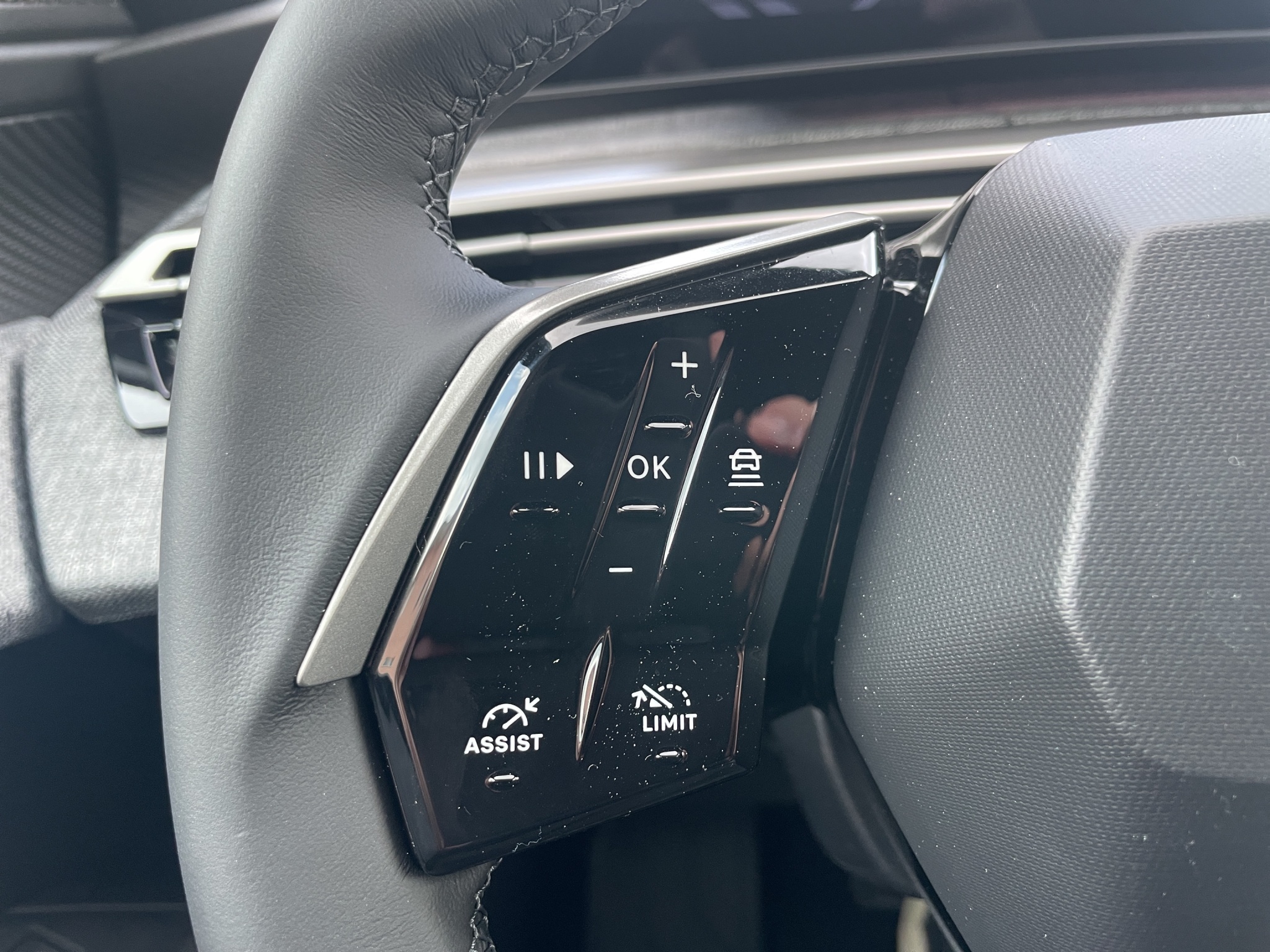 Peugeot 5008 1.2 Hybrid Allure Premium
