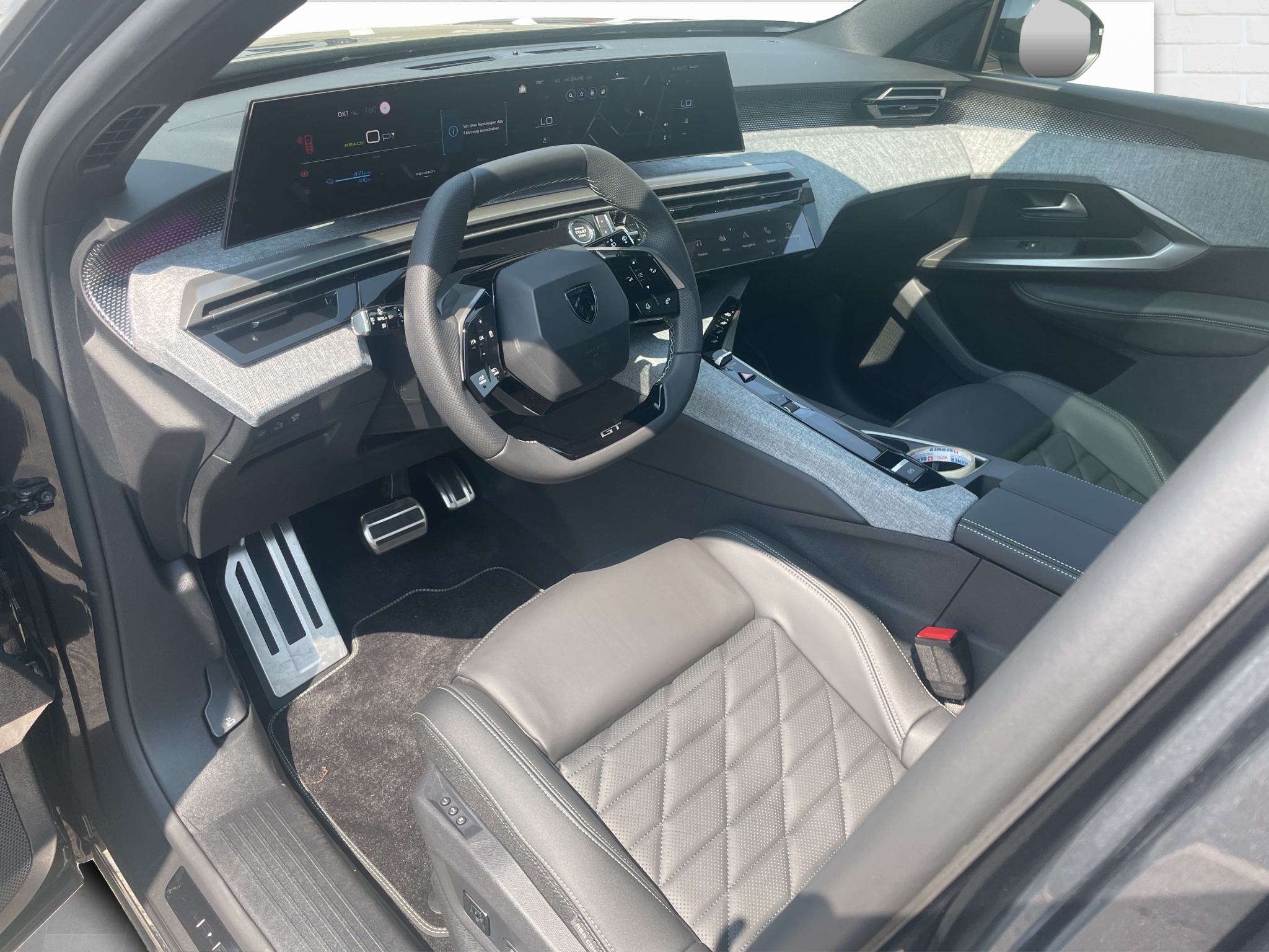 Peugeot 5008 e-Launch Edition AWD