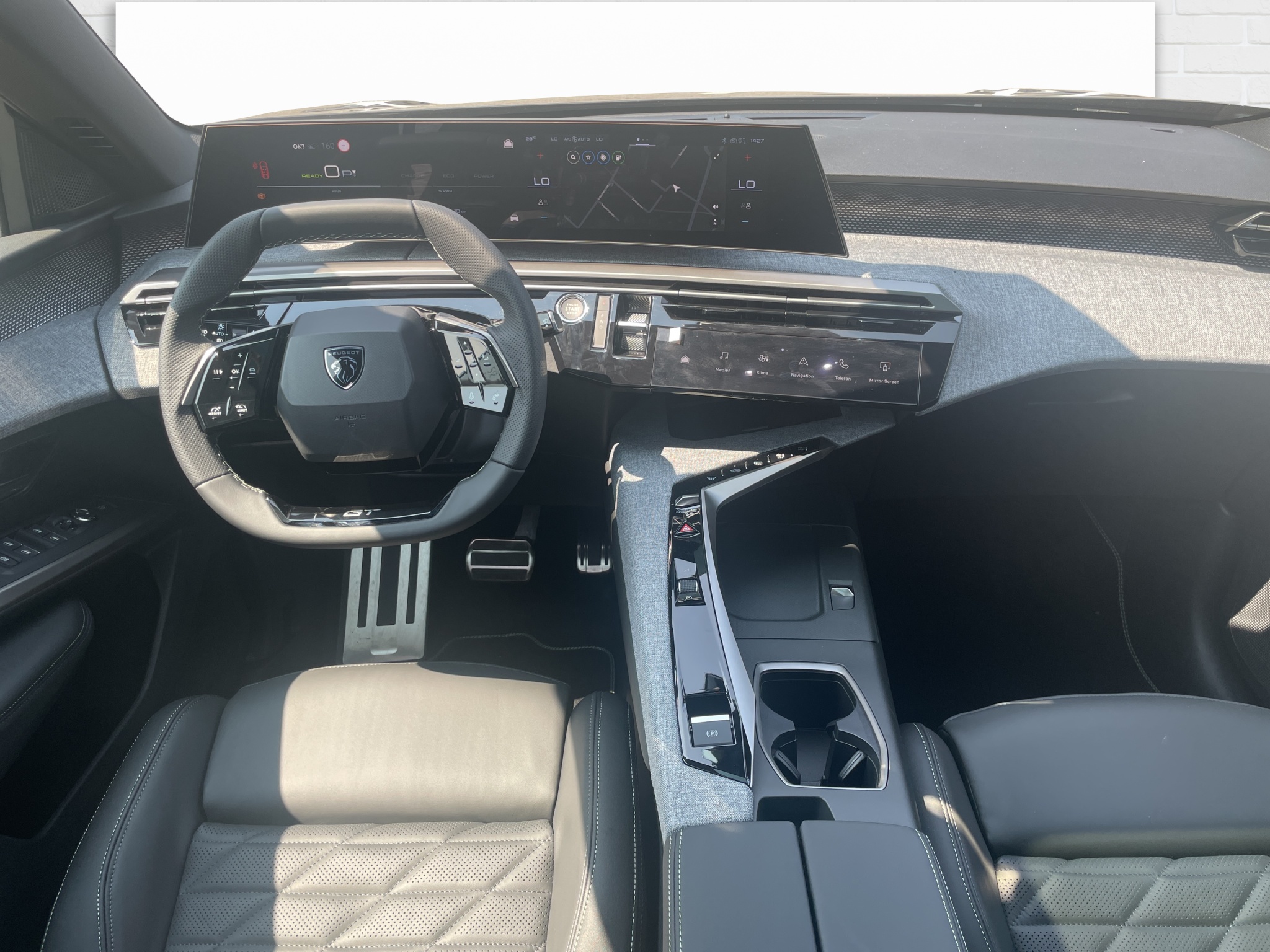 Peugeot 5008 e-Launch Edition AWD