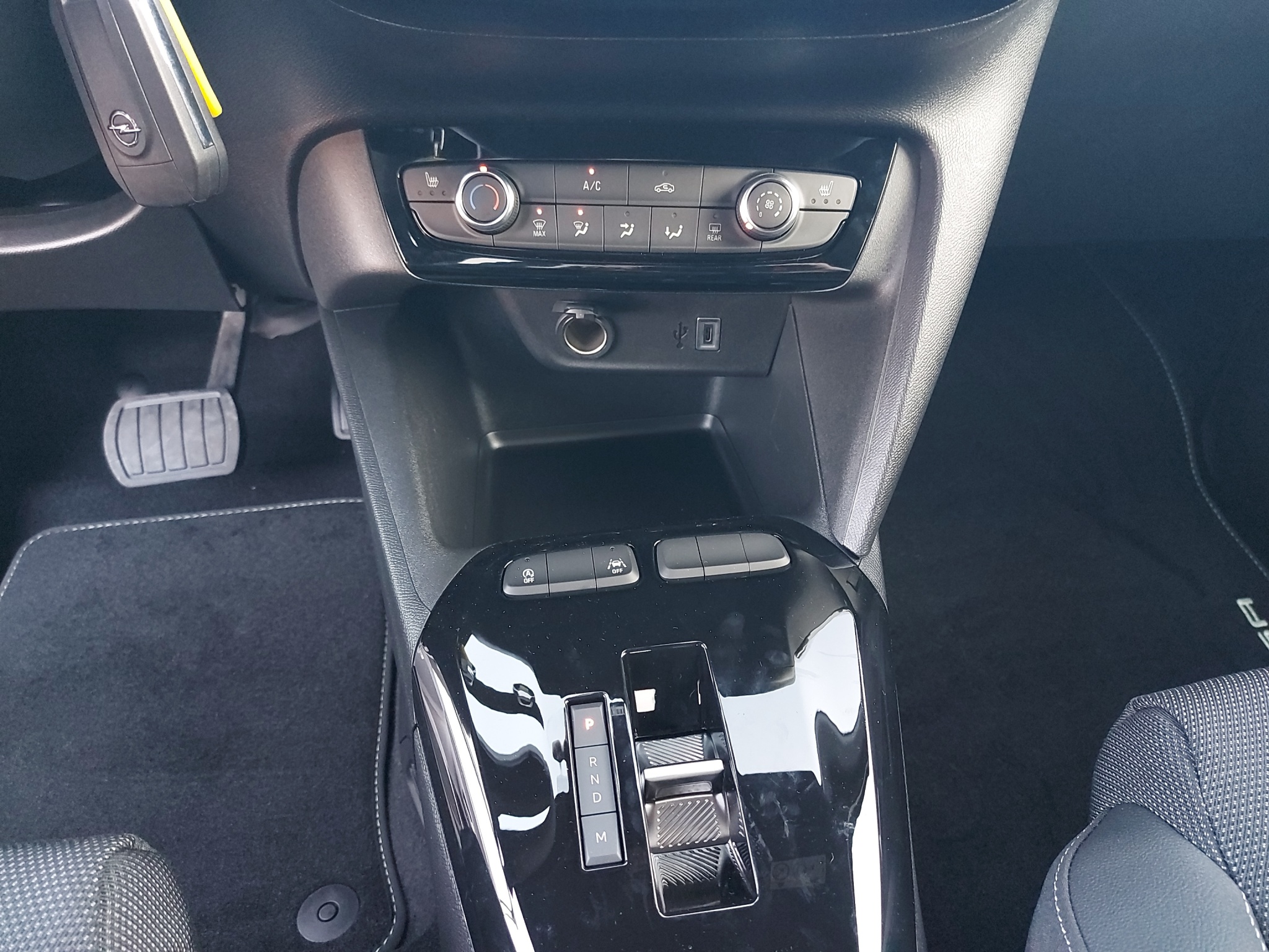 Opel Corsa 1.2 T Hybrid Sporthilfe