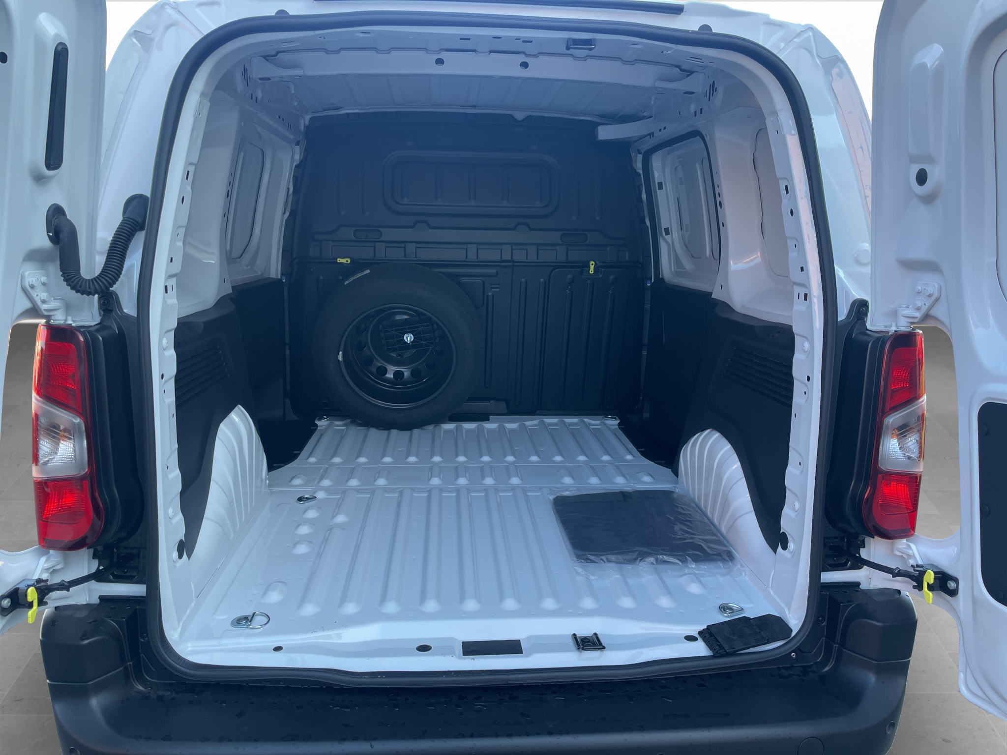 Opel Combo Cargo 2.4 t 1.5 D S/S Dangel 4x4