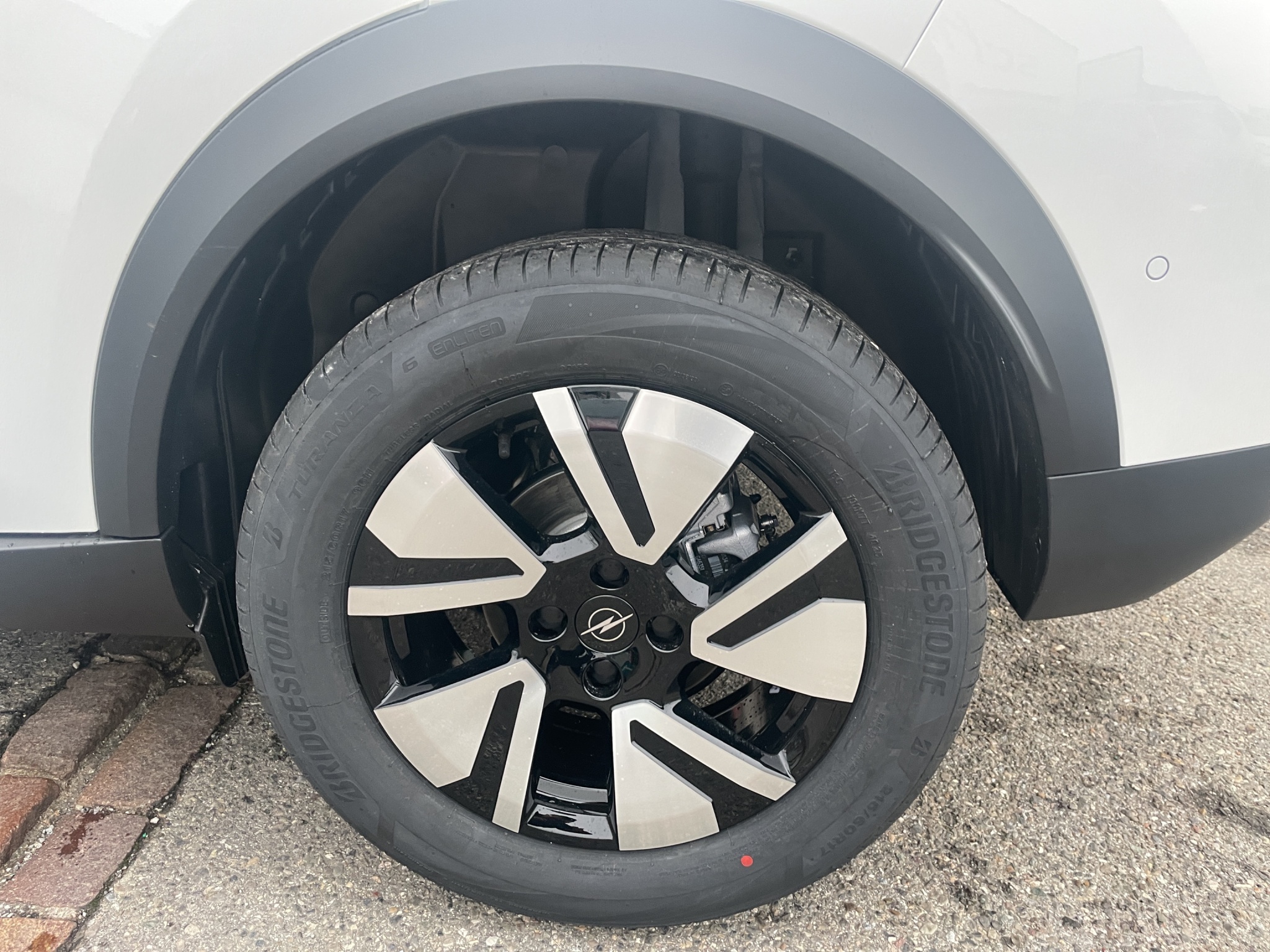 Opel Frontera 1.2 T HEV 145 GS