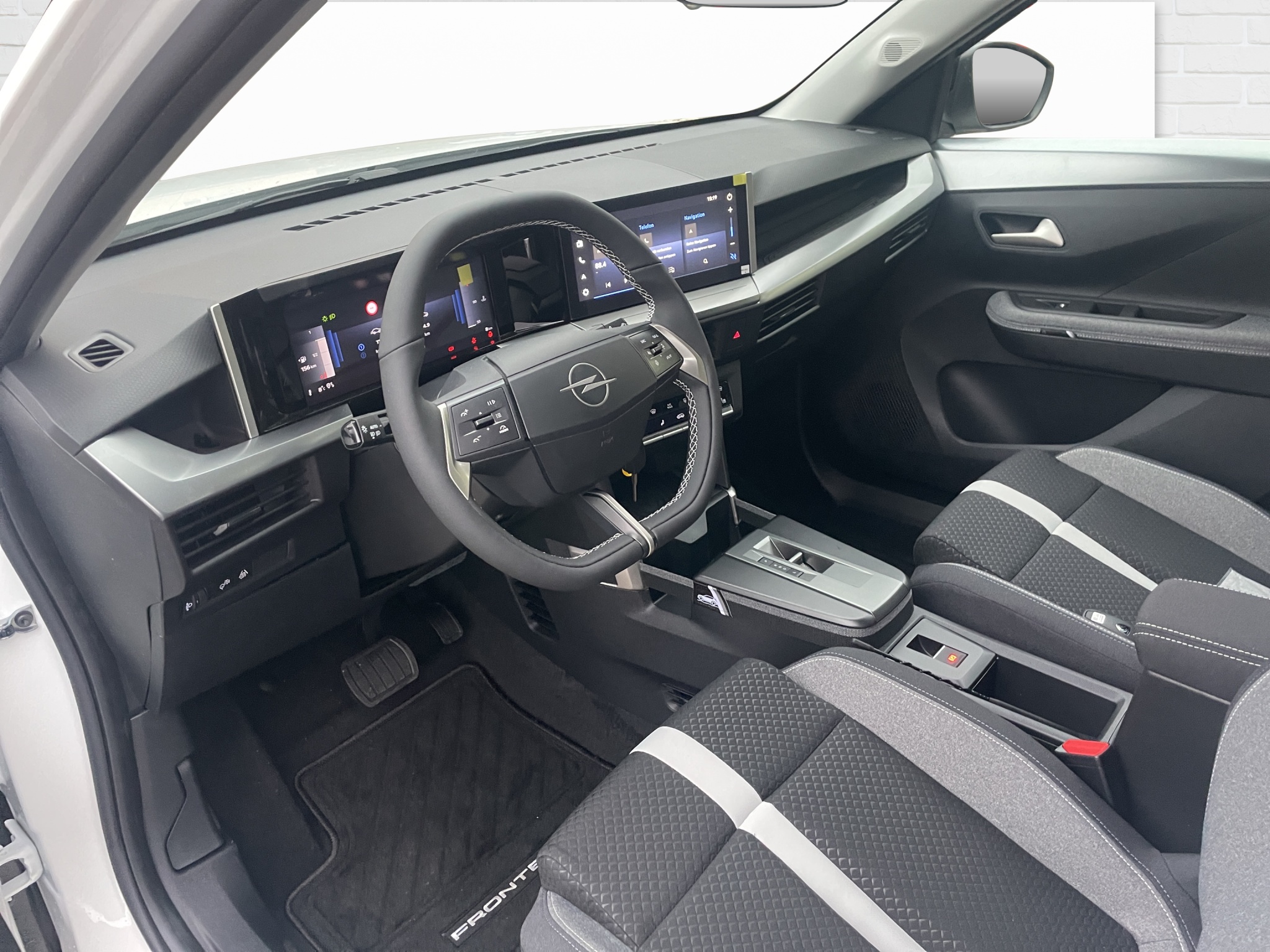 Opel Frontera 1.2 T HEV 145 GS