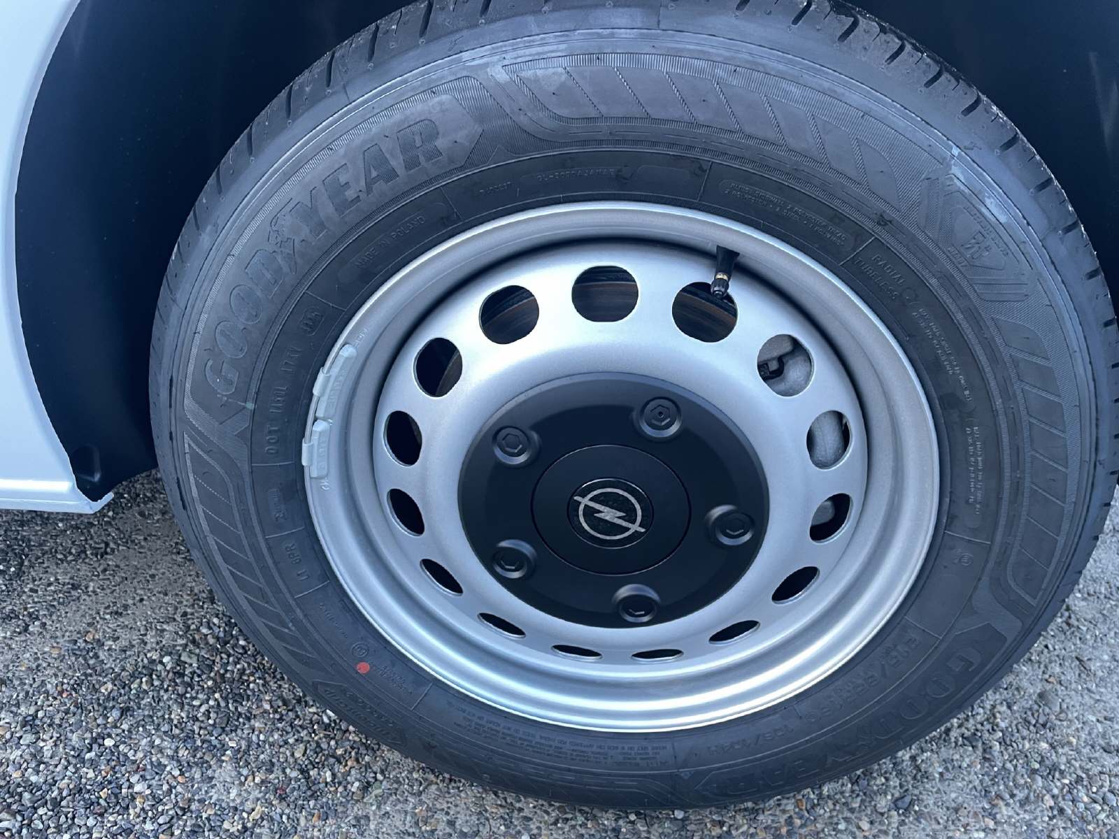 Opel Vivaro Cargo 2.2 D 150 S/S