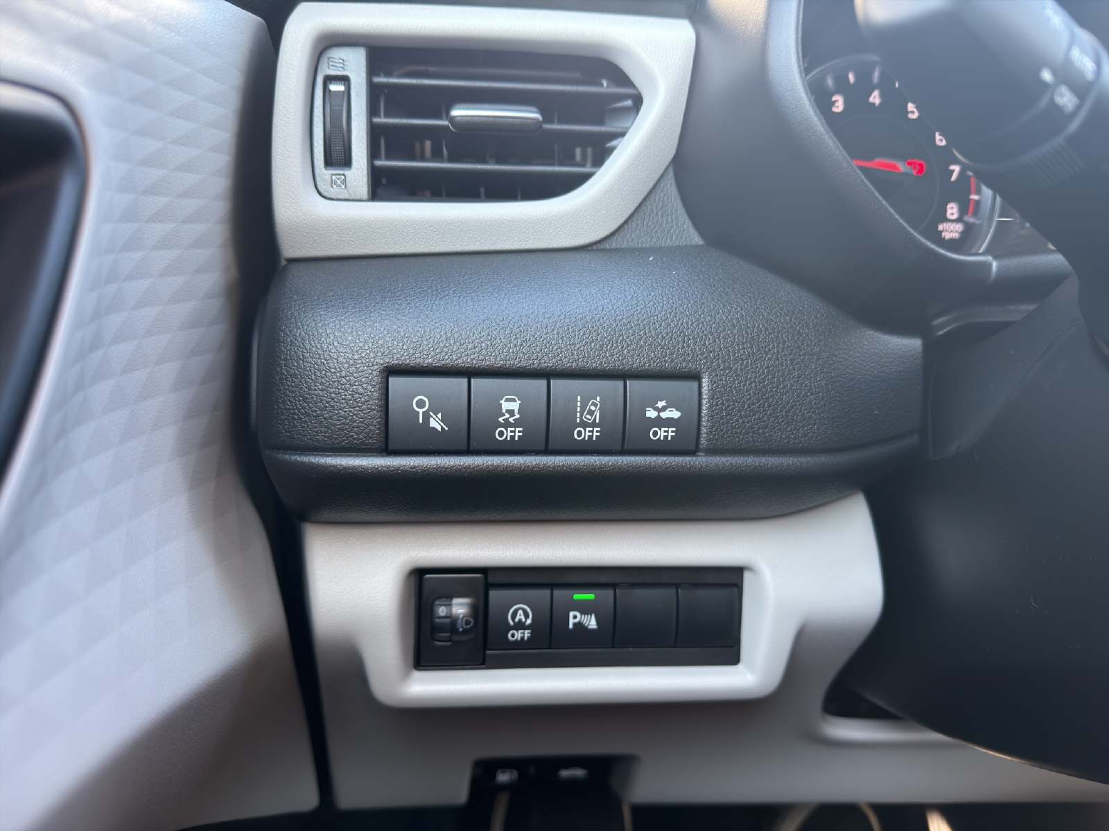 Suzuki Swift 1.2 Sakura Top Hybrid