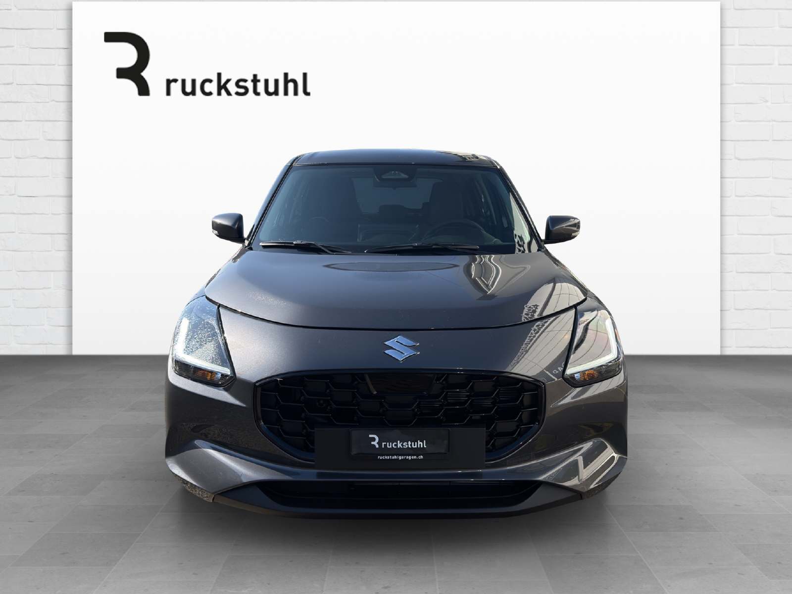 Suzuki Swift 1.2 Sakura Top Hybrid