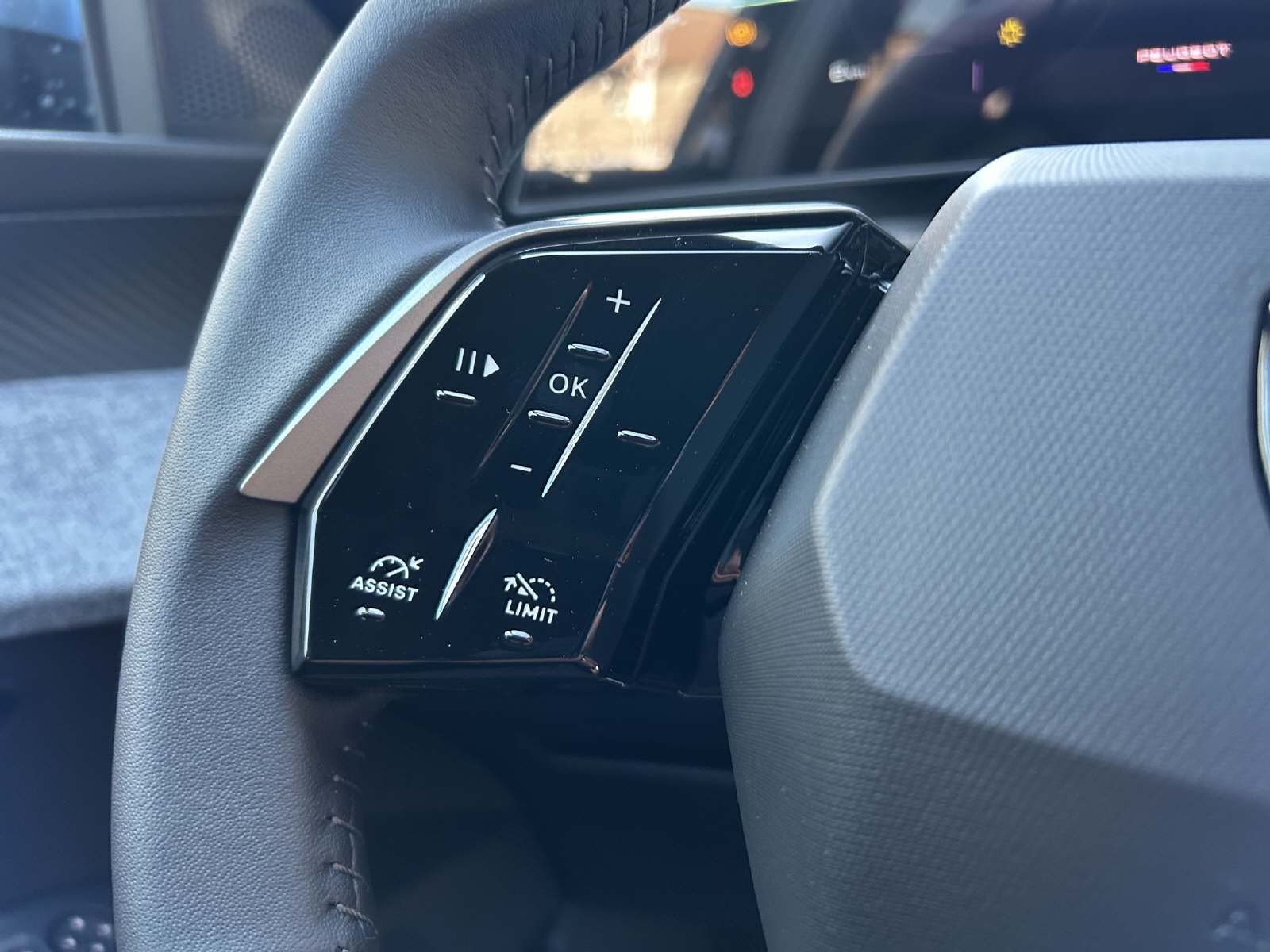 Peugeot 5008 1.2 Hybrid Allure Premium