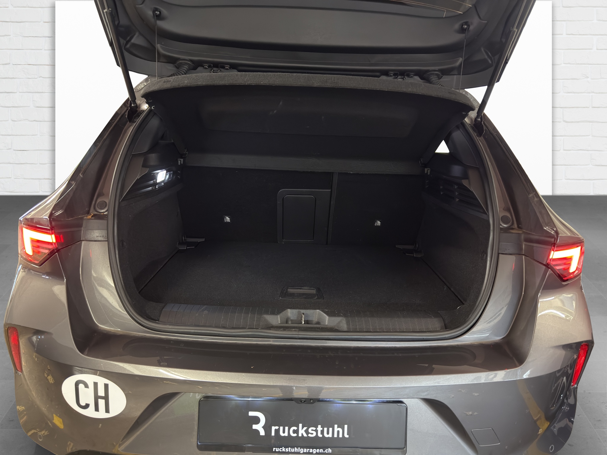 Opel Astra 1.2 T 130 Swiss Plus