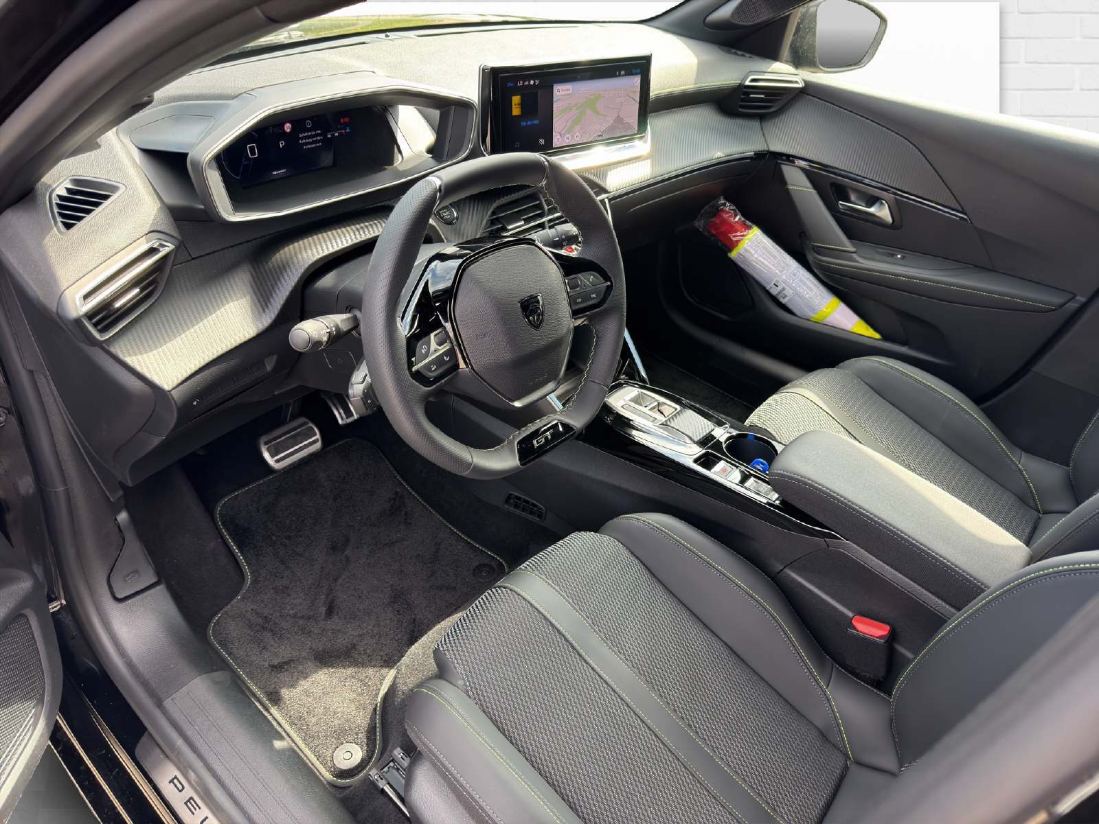 Peugeot 208 1.2 Hybrid 145 GT